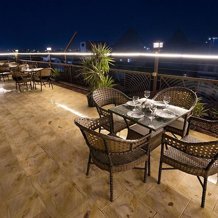 Pyramids Gem Plaza Hotel Kafret el-Gabal Kültér fotó