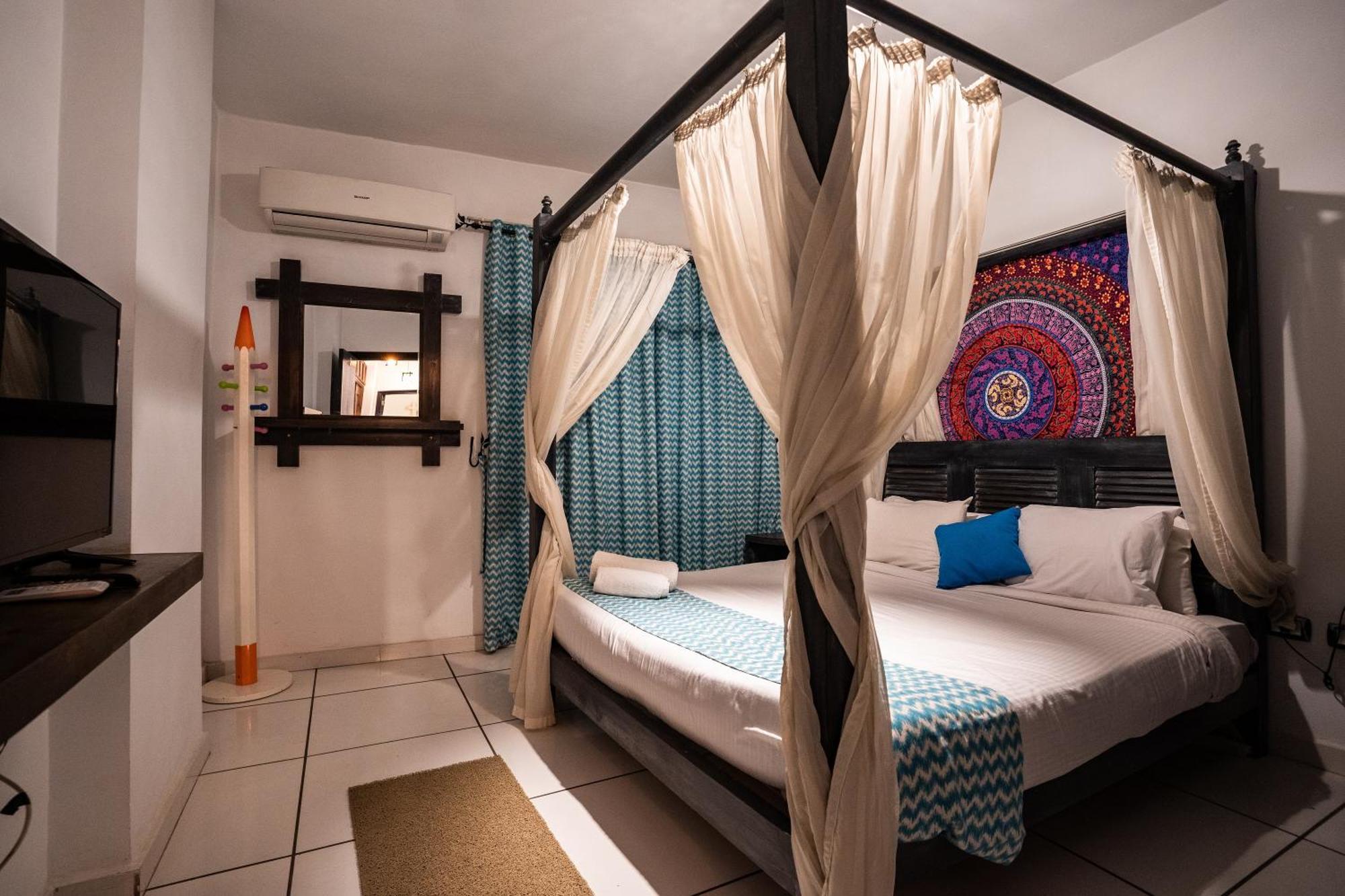 Pyramids Gem Plaza Hotel Kafret el-Gabal Kültér fotó