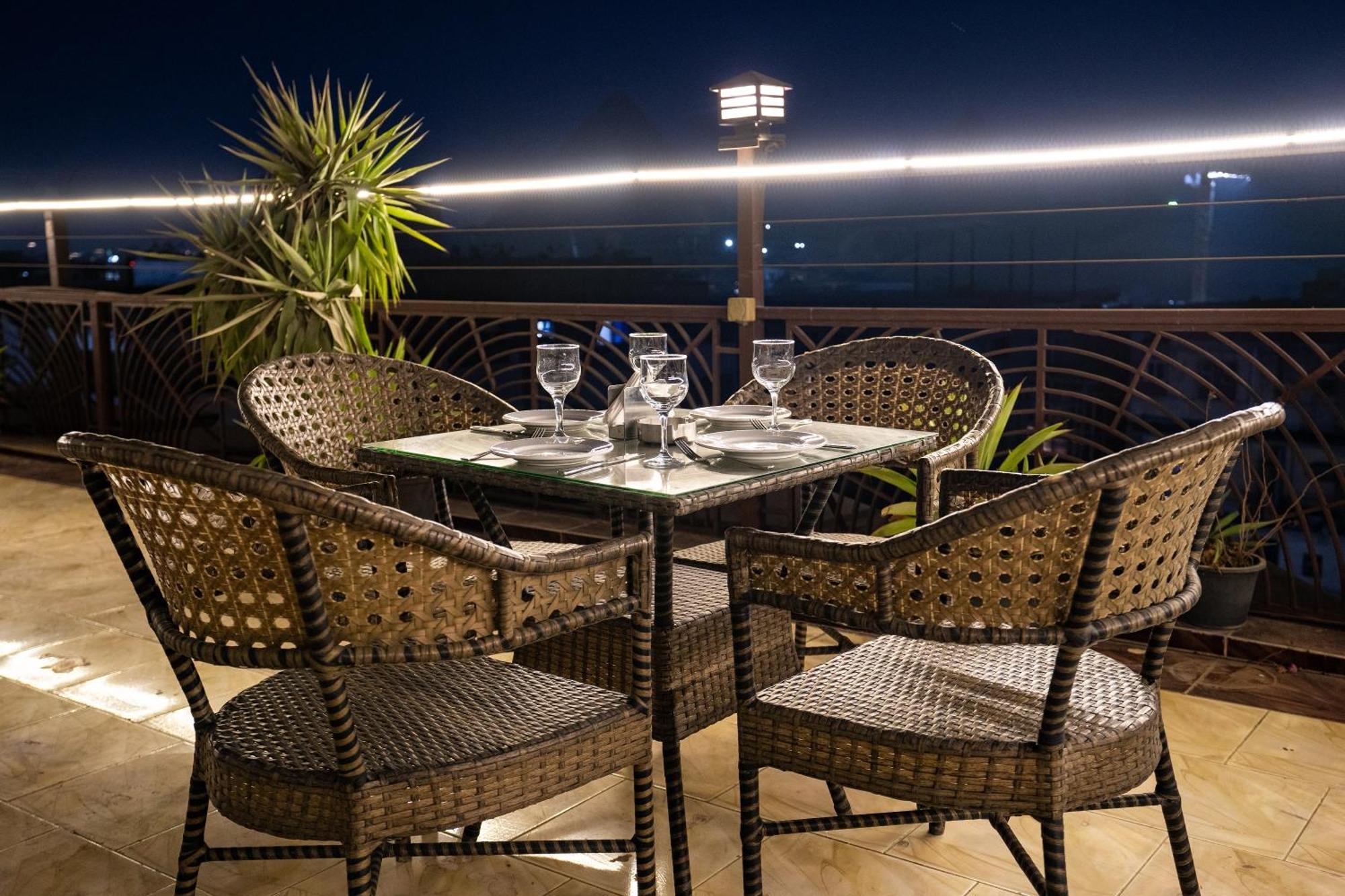 Pyramids Gem Plaza Hotel Kafret el-Gabal Kültér fotó