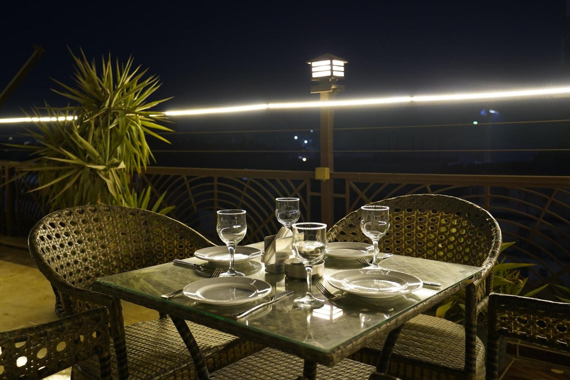 Pyramids Gem Plaza Hotel Kafret el-Gabal Kültér fotó