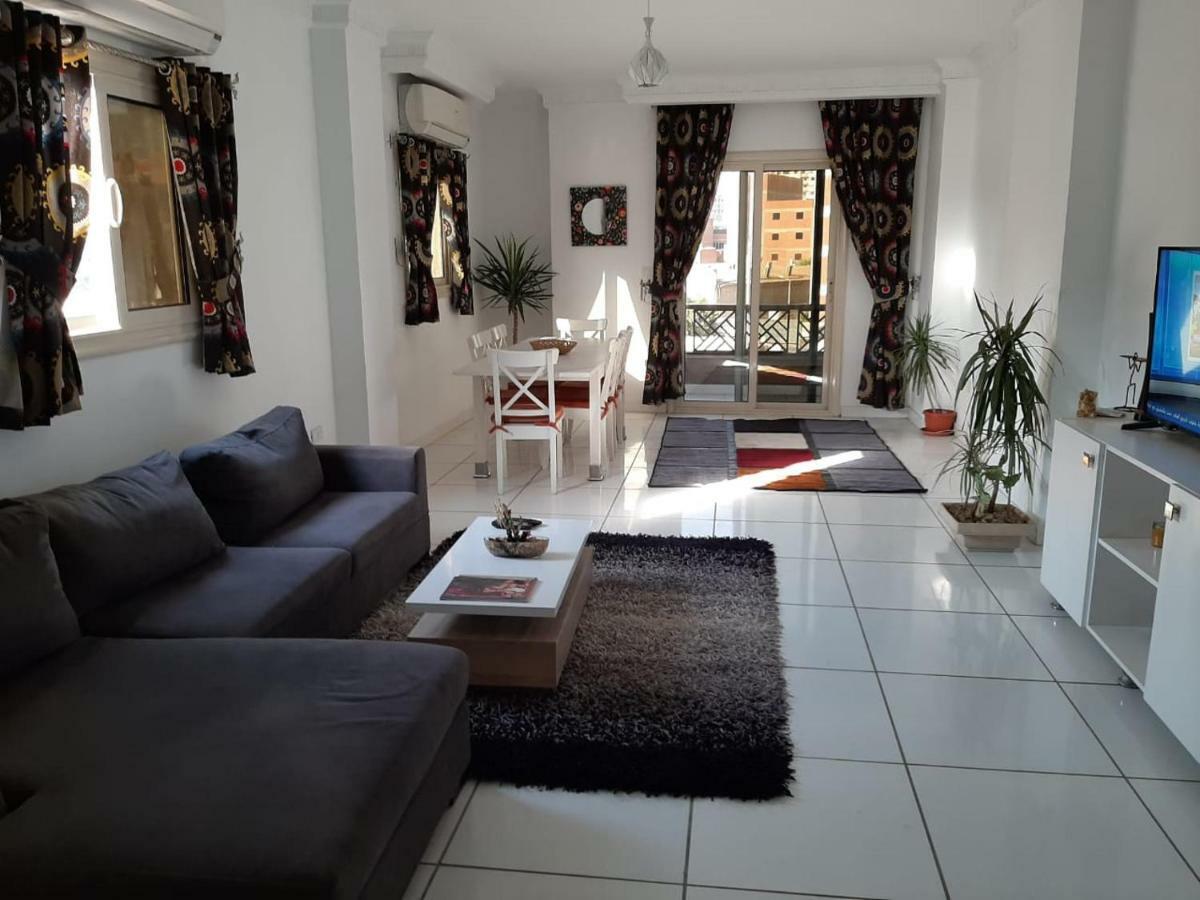 Pyramids Gem Plaza Hotel Kafret el-Gabal Kültér fotó